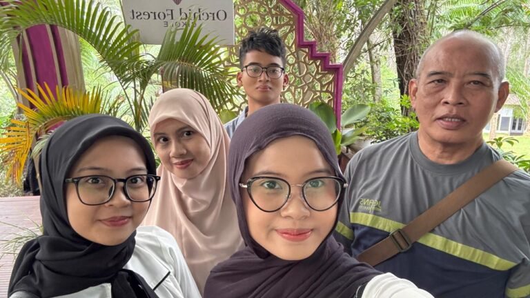 Hidden Gem Trips Family